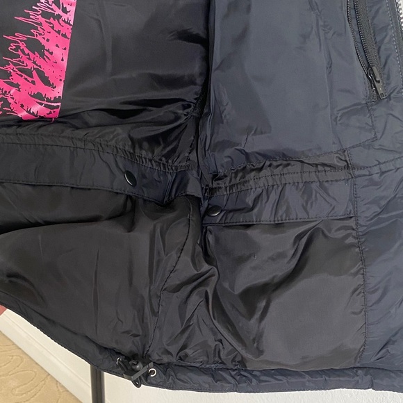 Roxy Black Snowboard/Ski Jacket with removable Hood - Picture 13 of 16